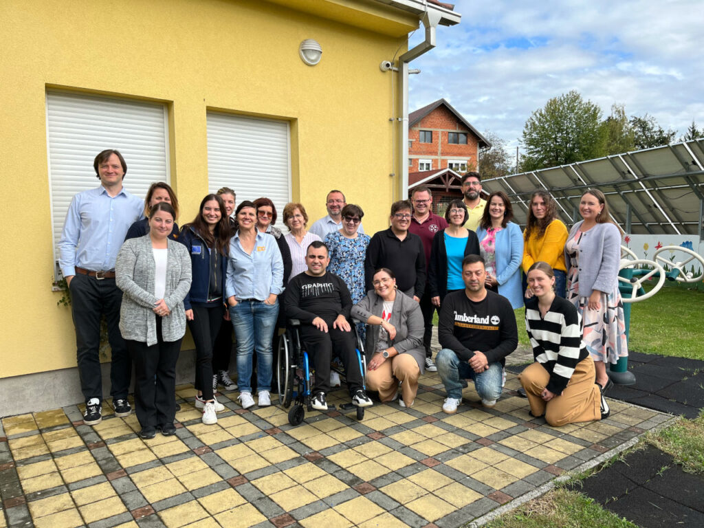 A group picture of participants in the meeting.